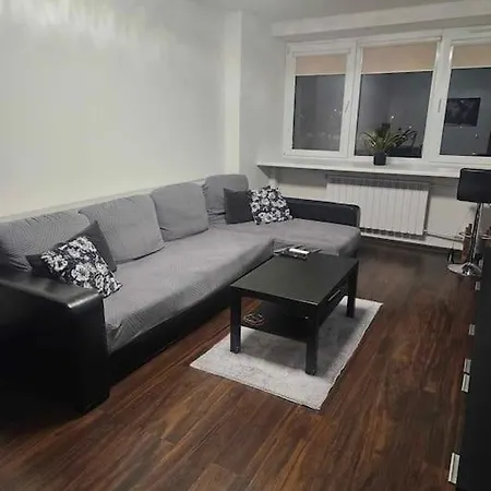 1-bedroom On The 5th Floor Without Lift, 8-min Trainride From Old Town
